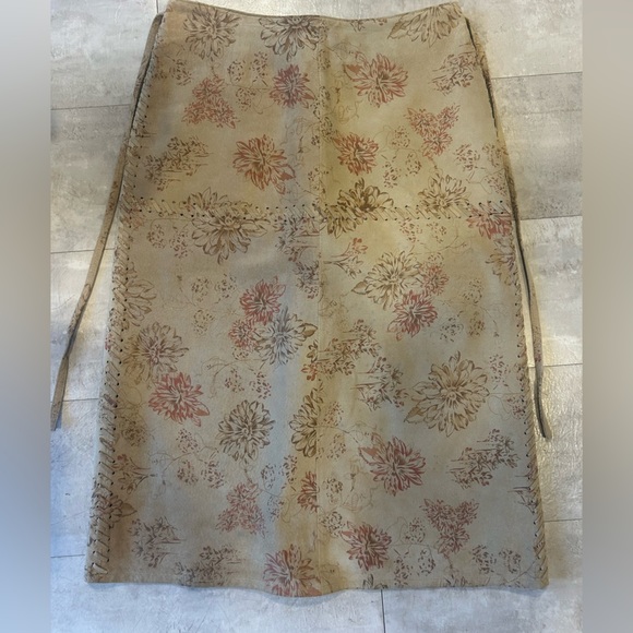 Tristan & Iseut Genuine Leather Floral Skirt Size 6 – Vintage Boho Midi - Picture 3 of 6